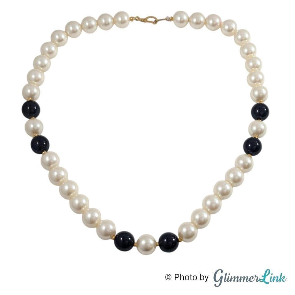 Vintage White Faux Pearl Black Lucite Stations Beaded Gold Tone Choker Necklace